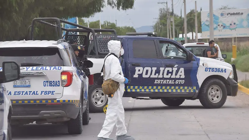 Camión de paquetería atropella a motociclistas en la León-San Pancho; mueren dos jóvenes